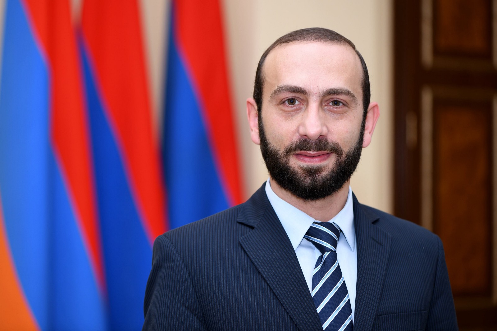 Ապրել ինքնիշխան, ժողովրդավարական, սոցիալական, իրավական պետությունում. Արարատ Միզոյան