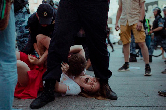 Монолог Инги Кудрачевой, пострадавшей во время субботней акции в Москве  Snob