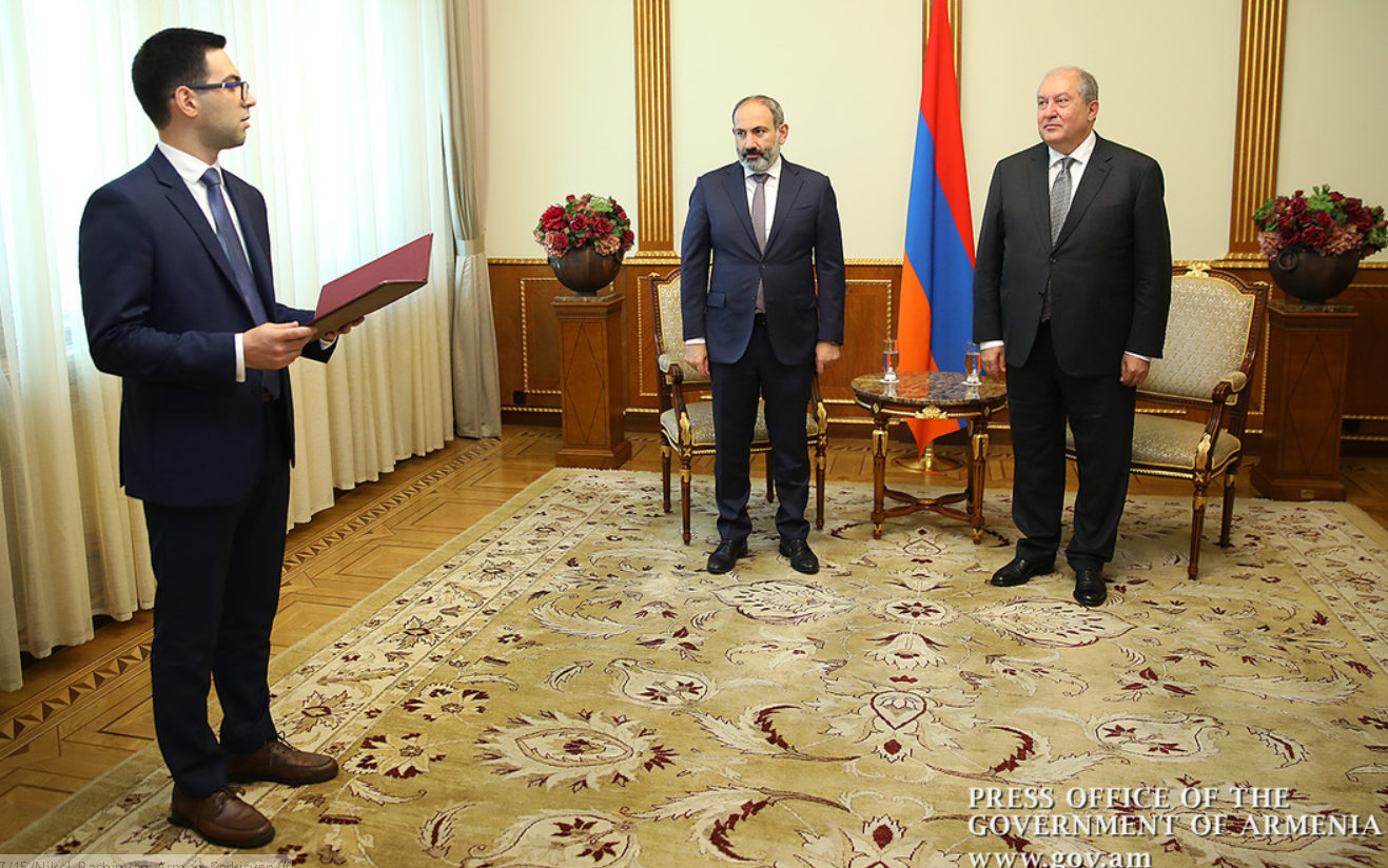 Նախագահական նստավայրում տեղի է ունեցել ՀՀ արդարադատության նախարար Ռուստամ Բադասյանի երդման արարողությունը