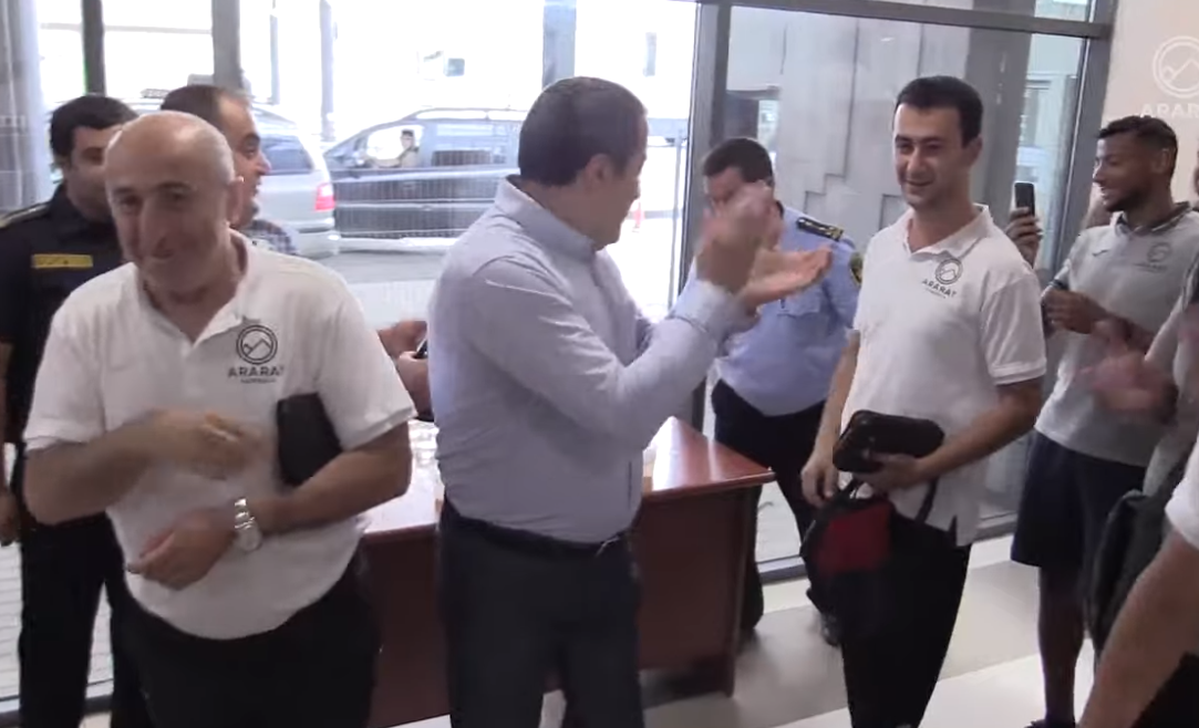 Բագրատաշենի մաքսատանը «Արարատ-Արմենիա»-ին դիմավորել են աղ ու հացով