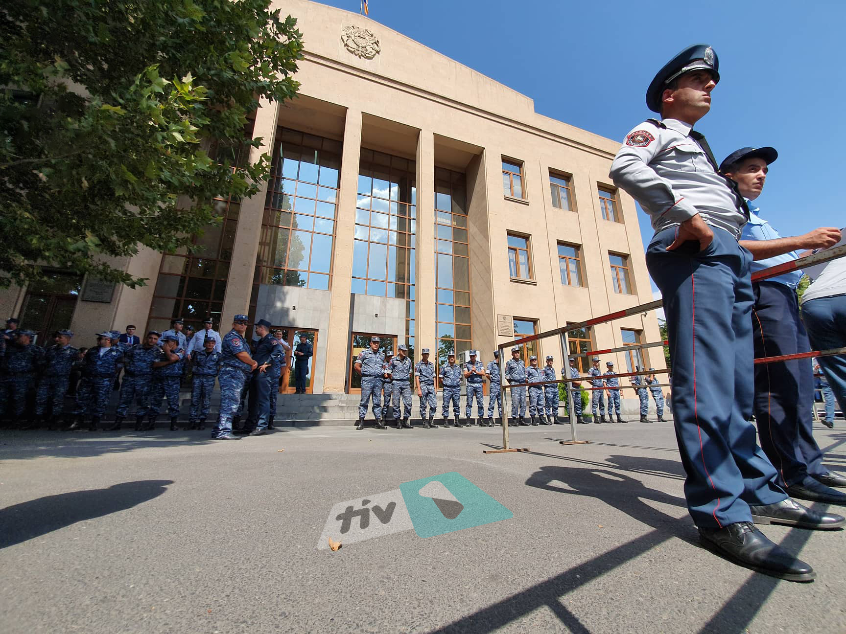 Քոչարյանի դատ․ ֆոտոշարք դատարանի բակից