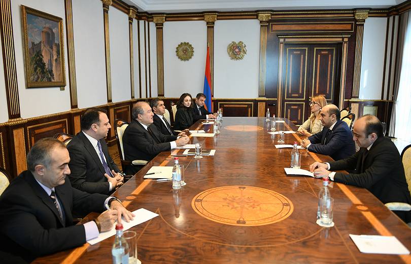 Նախագահը հանդիպում է ունեցել «Լուսավոր Հայաստան» խմբակցության ներկայացուցիչների հետ