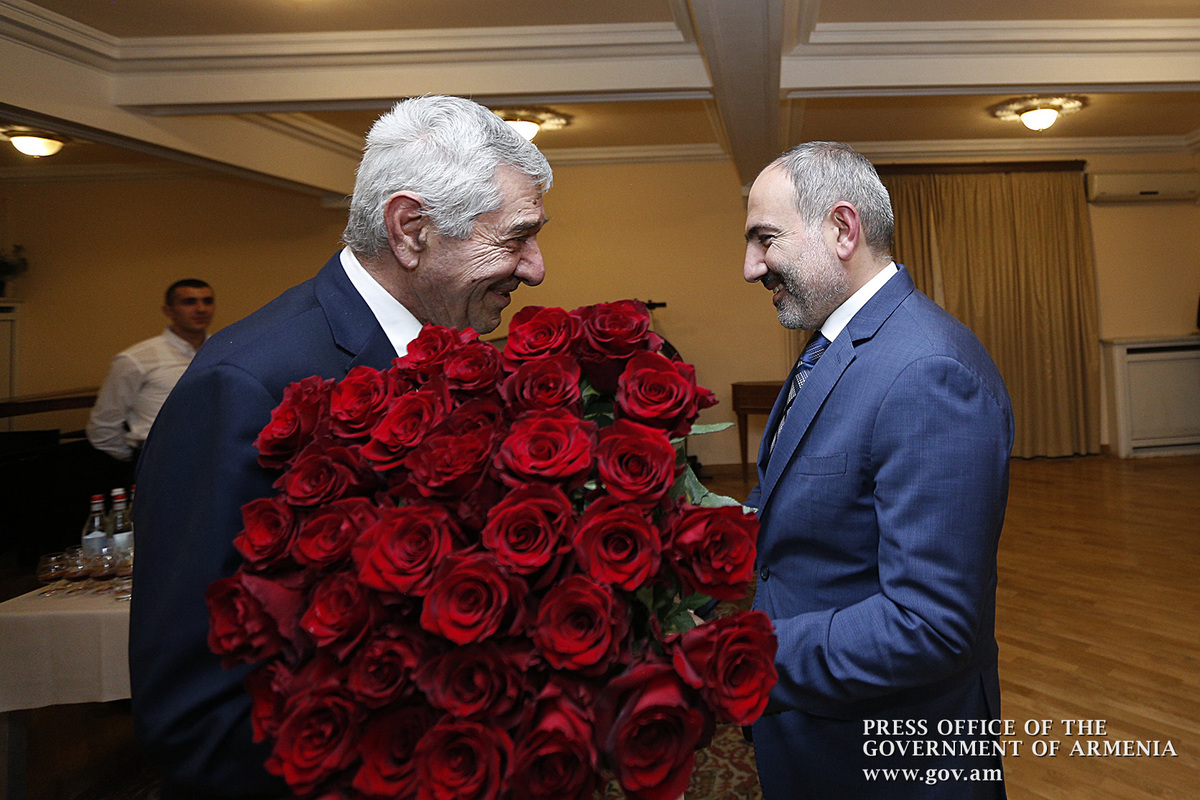 Նիկոլ Փաշինյանը և Աննա Հակոբյանը ներկա են գտնվել Լևոն Մալխասյանի 75-ամյակի հոբելյանական երեկոյին