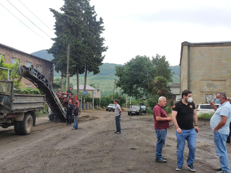 40 տարվա ընդմիջումից հետո Բերդավանում ասֆալտապատման աշխատանքների եռուզեռ է. Սիփան Փաշինյան