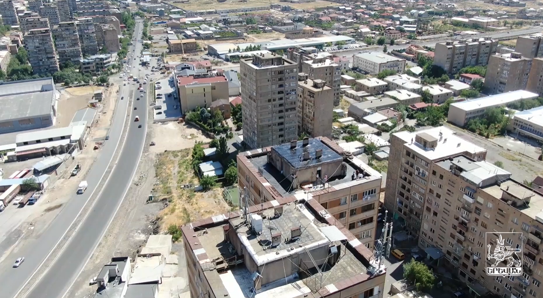 Վերանորոգվում են մայրաքաղաքի բազմաբնակարան շենքերի տանիքները (տեսանյութ)