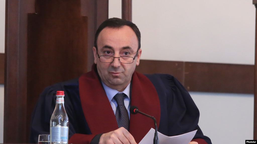 Հրայր Թովմասյանը հայտարարեց, որ եթե դատական պրոցեսը տեսանկարահանվի, ամբողջ ընթացքում չի նստելու ամբաստանյալի աթոռին