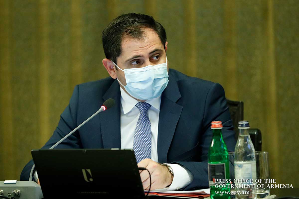 Կլուծվի Արզումանյան 8ա հասցեում գտնվող վթարային շենքի բնակիչների վերաբնակեցման հարցը