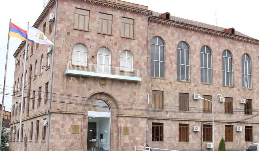 Էրեբունի վարչական շրջանի ղեկավարի աշխատակազմի երկու աշխատակիցներին մեղադրանք է առաջադրվել