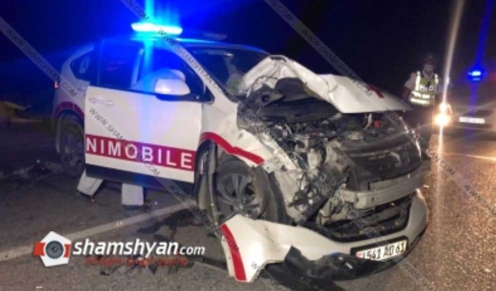 Ծննդատան շտապօգնության մեքենան բախվել է կովին. բժիշկը, բժշկուհին ու նորածինը տեղափոխվել են հիվանդանոց