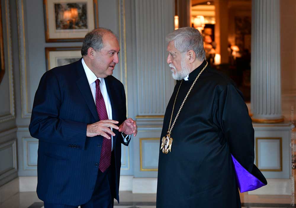 Նախագահ Սարգսյանը հեռախոսազրույց է ունեցել Մեծի Տանն Կիլիկիո կաթողիկոս Արամ Առաջինի հետ