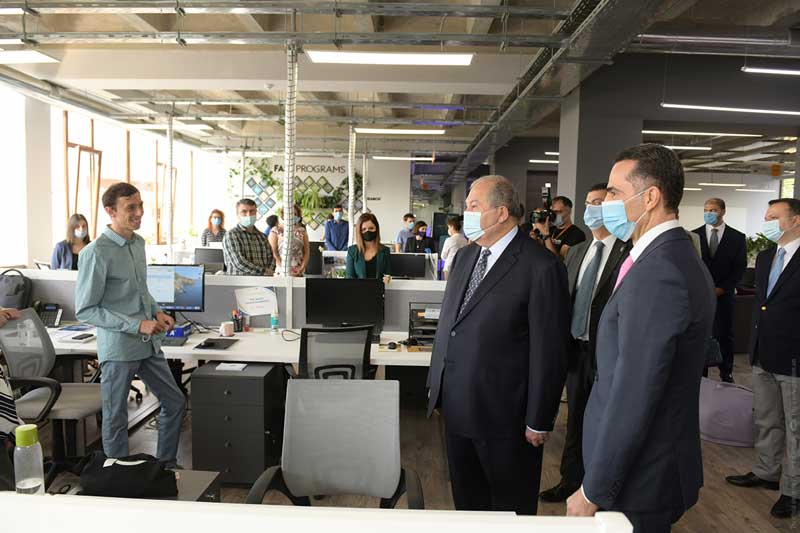 Նախագահ Արմեն Սարգսյանն այցելել է FAST հիմնադրամ