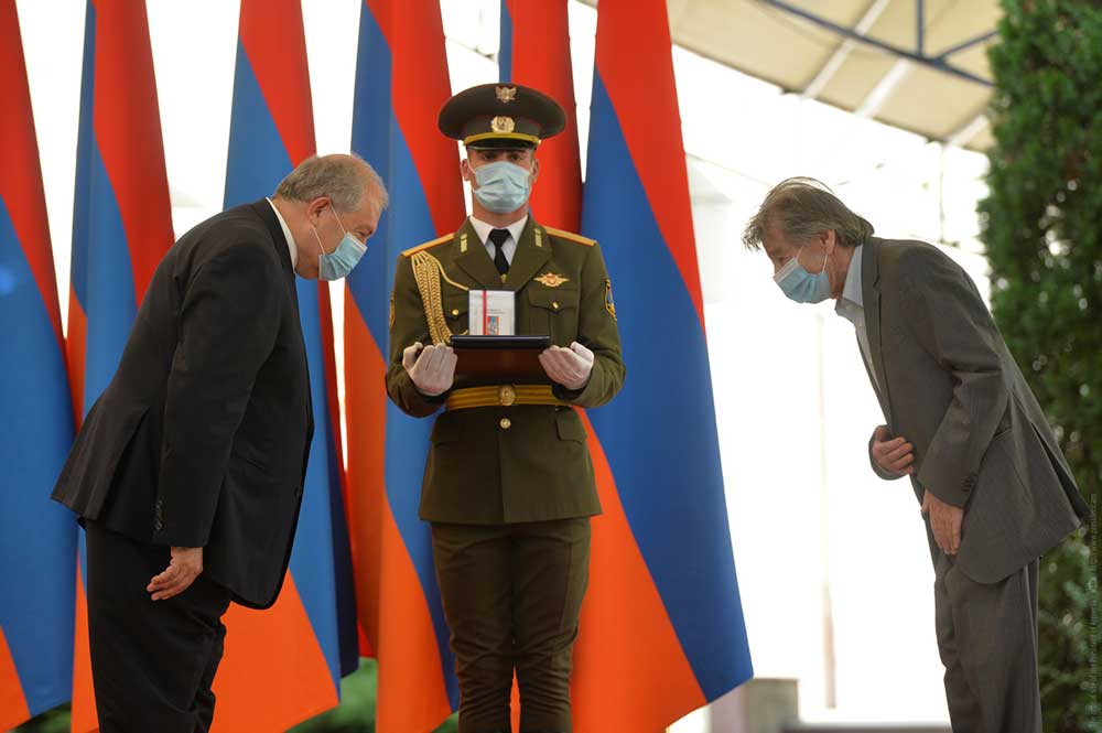 Նախագահ Արմեն Սարգսյանը պետական պարգևներ է հանձնել Անկախության տոնի առթիվ