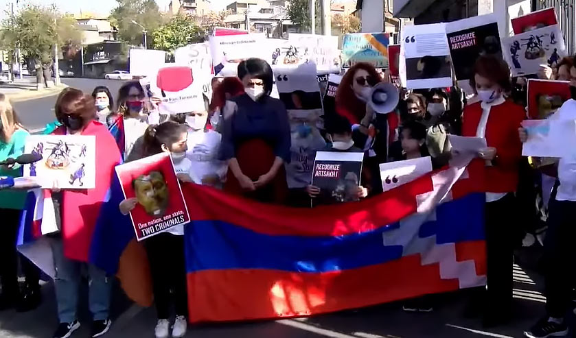 «Էրդողան՝ հանցագործ, Ալիև՝ մարդասպան»՝ վանկարկում են Արցախի երեխաները