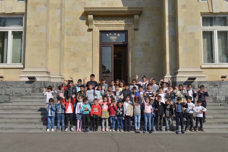 Արցախցի երեխաները հյուրընկալվել են նախագահական նստավայրում