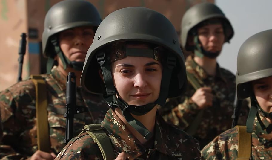 Կանանց առաջին վաշտի մարզումները