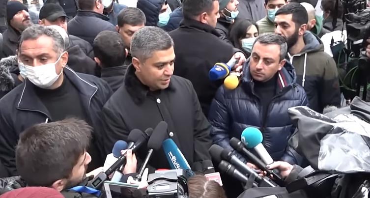 Պատրաստ եմ իմ վրա վերցնել պատասխանատվություն, բայց ես չեմ ասել, որ պատրաստ եմ լինել վարչապետ. Վանեցյան