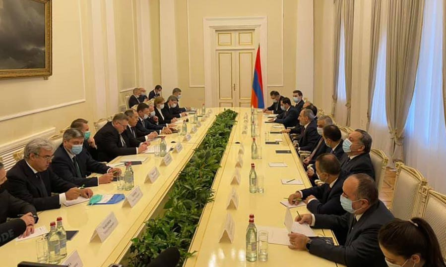 Մեկնարկել է Փաշինյանի հանդիպումը ռուական պատվիրակության հետ