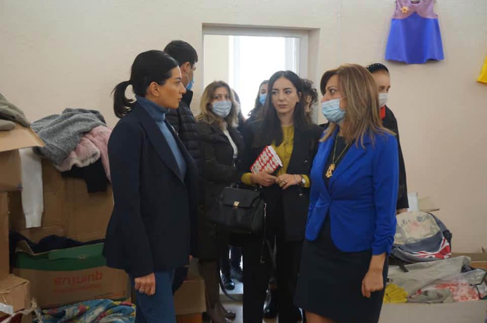 Աննա Հակոբյանն այս օրերին շրջայց է կատարում հումանիտար օգնության կայաններում
