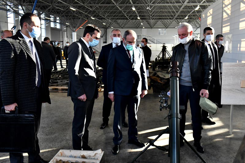 Վարչապետն այցելել է ռազմարդյունաբերական ընկերություններ և հանձնարարել արագ տեմպերով շարունակել արտադրական հզորությունների զարգացումը