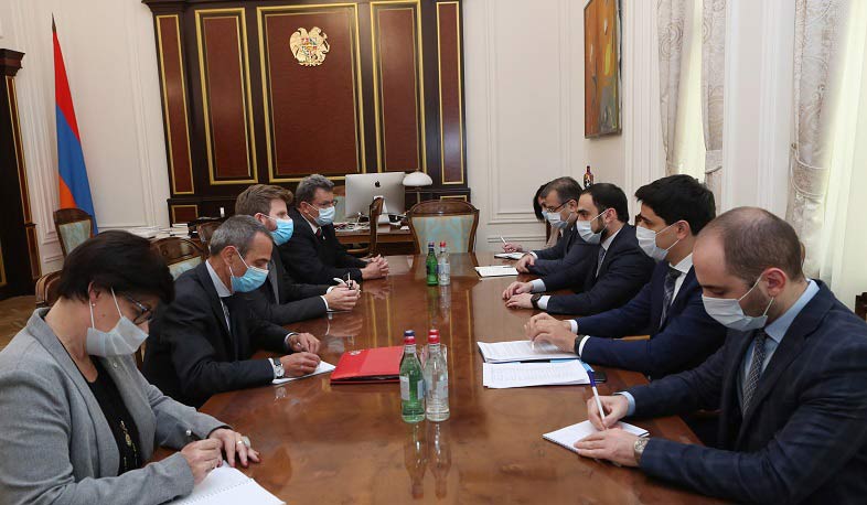 Պետք է ամեն ինչ անել գերիների փոխանակման գործընթացն արագացնելու համար. Ավինյանը հանդիպել է ԿԽՄԿ պատվիրակությանը
