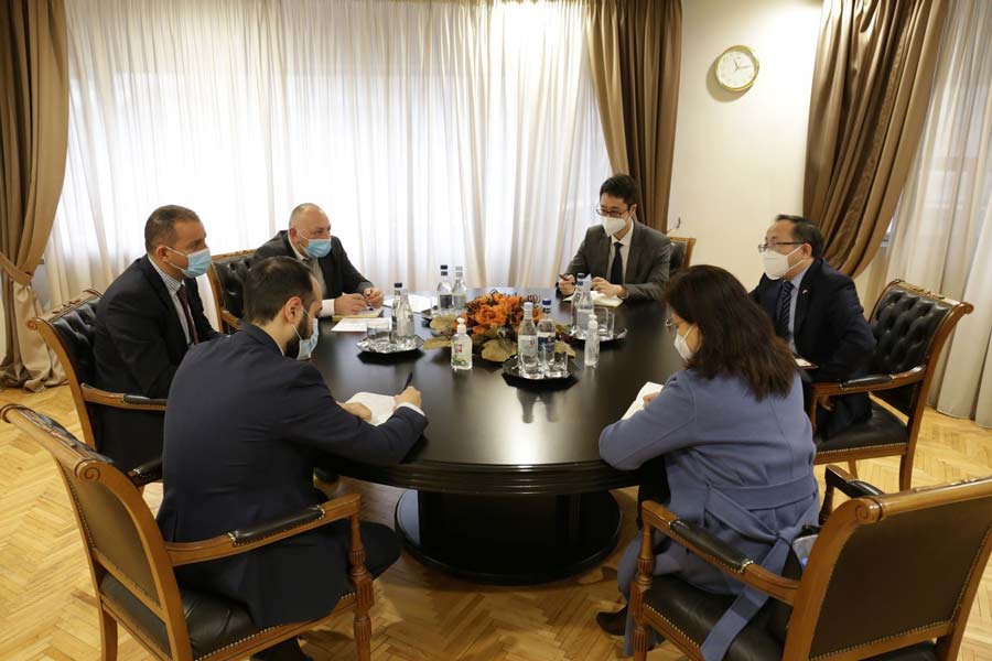 էկոնոմիկայի նախարարը հանդիպել է ՀՀ-ում Չինաստանի դեսպանին