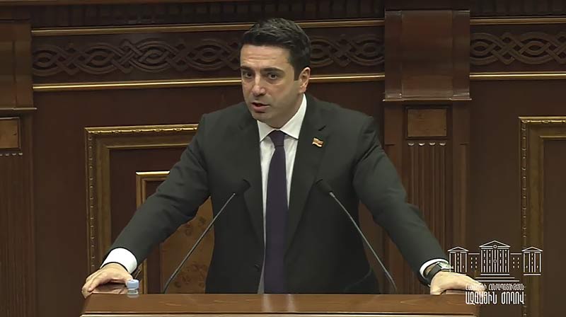 Փոխանակ թշնամու ուղղությամբ լինեն, իշխանության ուղղությամբ են ձեր կրակոցները լինում. Սիմոնյանը՝ ընդդիմությանը