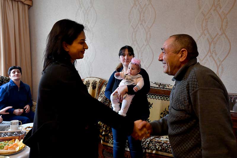 Այցելել ենք պատերազմում անմահացած Արշակ Տոնոյանի ընտանիքին. Աննա Հակոբյան