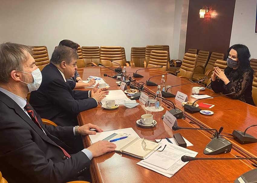 Քննարկումներ «Եդինայա Ռոսիայի» և ՌԴ կոմունիստական կուսակցության խորհրդարանական ղեկավար կազմերի հետ. Նաիրա Զոհրաբյան