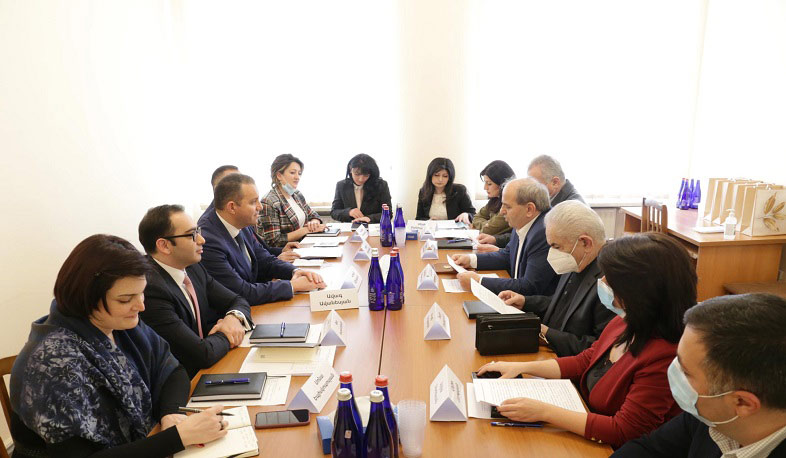 էկոնոմիկայի նախարարն այցելել է ԳԱԱ տնտեսագիտության ինստիտուտ