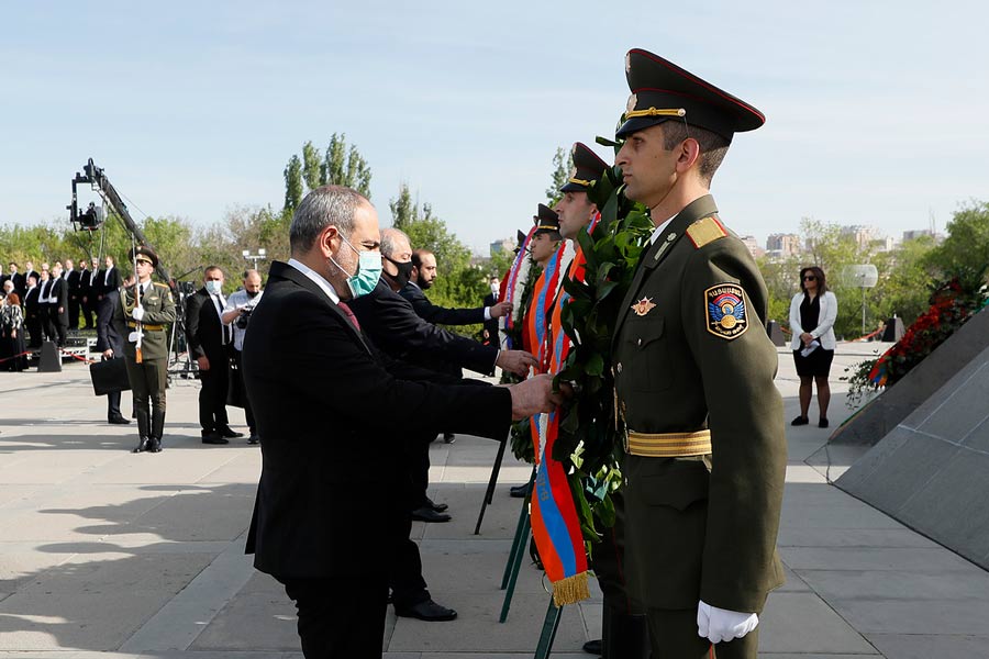 Երկրի բարձրագույն ղեկավարությունը հարգանքի տուրք է մատուցել Հայոց ցեղասպանության զոհերի հիշատակին