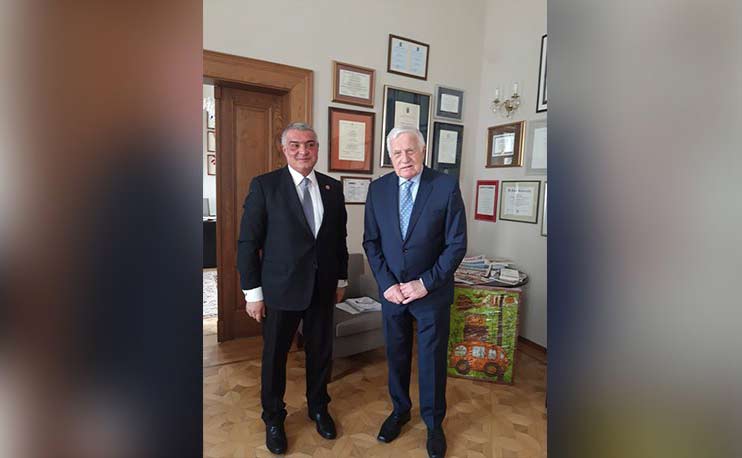 ՀՀ դեսպանը Չեխիայի նախկին նախագահին ներկայացրել է հայ գերիների խնդիրը