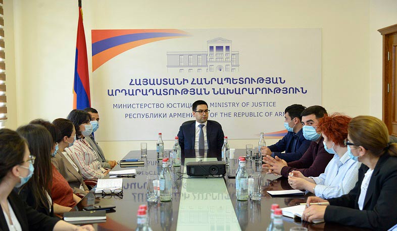 Ռուստամ Բադասյանը հյուրընկալել է Արցախի շուրջ տասը պետական մարմինների աշխատակիցների