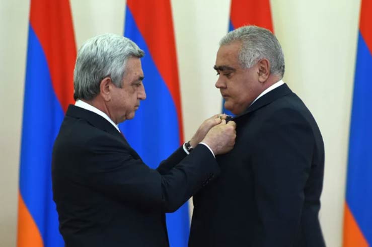 Կորոնավիրուսից մահացել է Հրաչյա Հարությունյանը` Կրակեմ Հրաչը