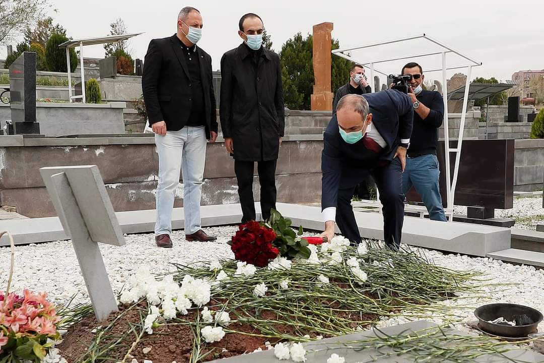 Վարչապետը հարգանքի տուրք է մատուցել Կոմանդոսի հիշատակին