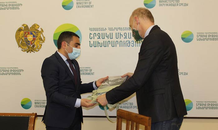 ԲՀՊՏ-ներում ակնառու է կառավարման արդյունավետության բարձրացում. ՇՄ նախարարը՝ ԿԲՀ տարածաշրջանային տնօրենին