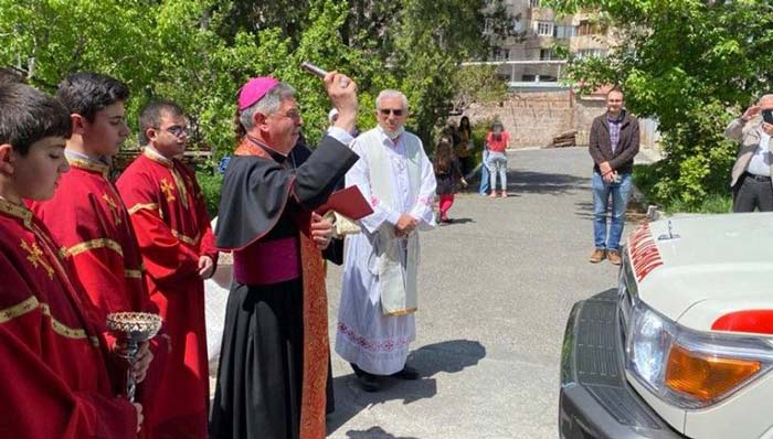 Հռոմի պապը բժշկական սարքավորումներով համալրված շտապ օգնության մեքենա է նվիրել Հայաստանին