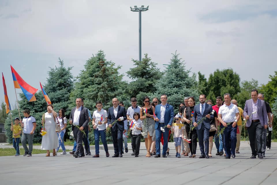 «Լուսավոր Հայաստան»-ի անդամներն այցելել են Մովսես Գորգիսյանի շիրիմին