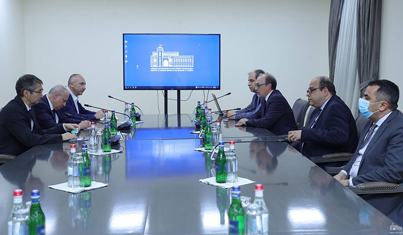 Արա Այվազյանն ընդունել է ՀՀ-ում հավատարմագրված ՀԱՊԿ անդամ երկրների դեսպաններին