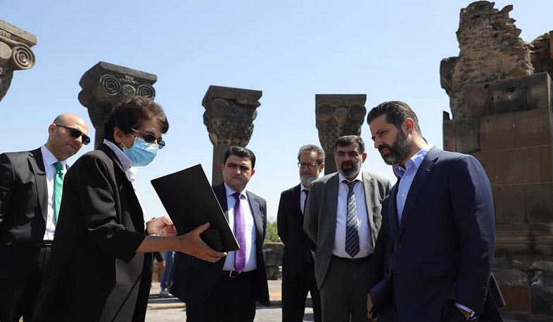 Քուբադ Թալաբանին շրջայց է կատարել Զվարթնոցի տաճարում