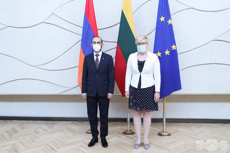 ՀՀ ԱԺ նախագահի գլխավորած պատվիրակությունը հանդիպել է Լիտվայի վարչապետին