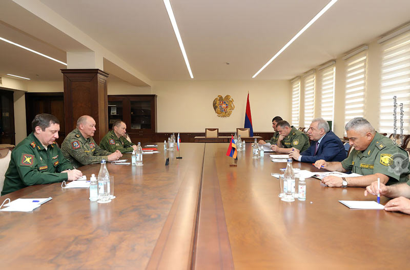 Վաղարշակ Հարությունյանն ու Ալեքսանդր Դվորնիկովը քննարկել են Սյունիքում ստեղծված իրավիճակը