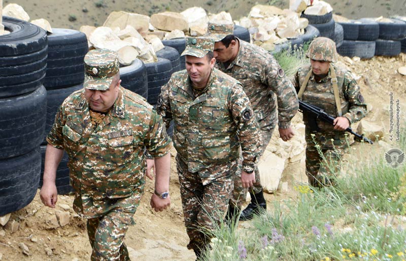 Ստուգումներ մարտական հենակետերում