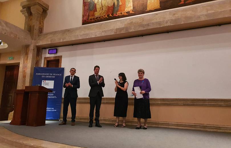 Ֆրանսիայի նախագահի անունից Սյուզան Ղարամյանին շնորհվել է «Արժանիքի ազգային շքանշան»