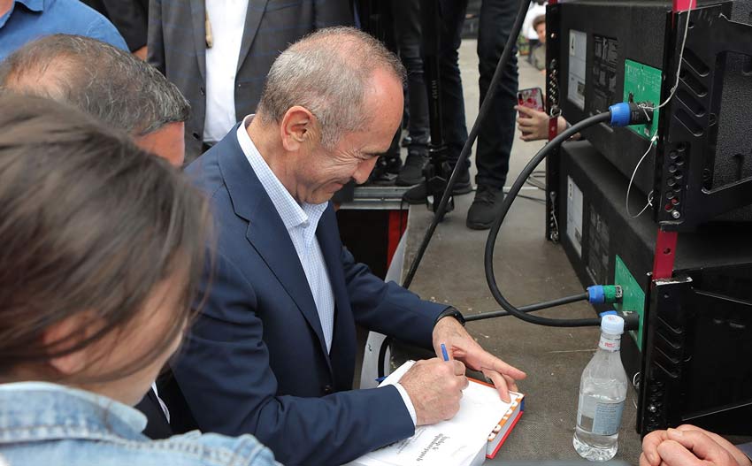 ՀԷՑ-ի ու «Գազպրոմ Արմենիա»-ի աշխատողներին ստիպում են քվեարկել Քոչարյանի օգտին | 1in.am