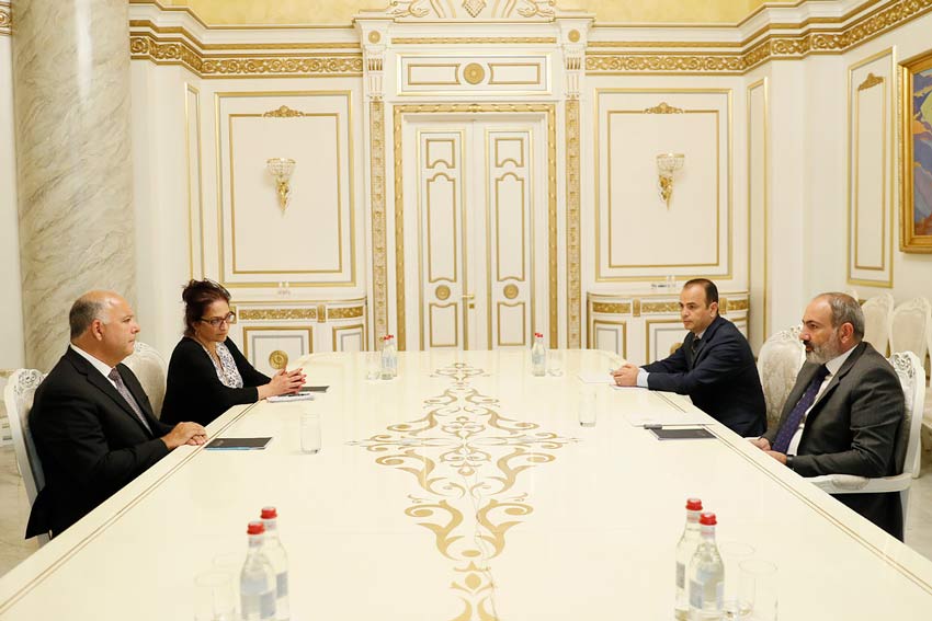 Նիկոլ Փաշինյանն ընդունել է Էնթոնի Բարսամյանին և Արփի Վարդանյանին