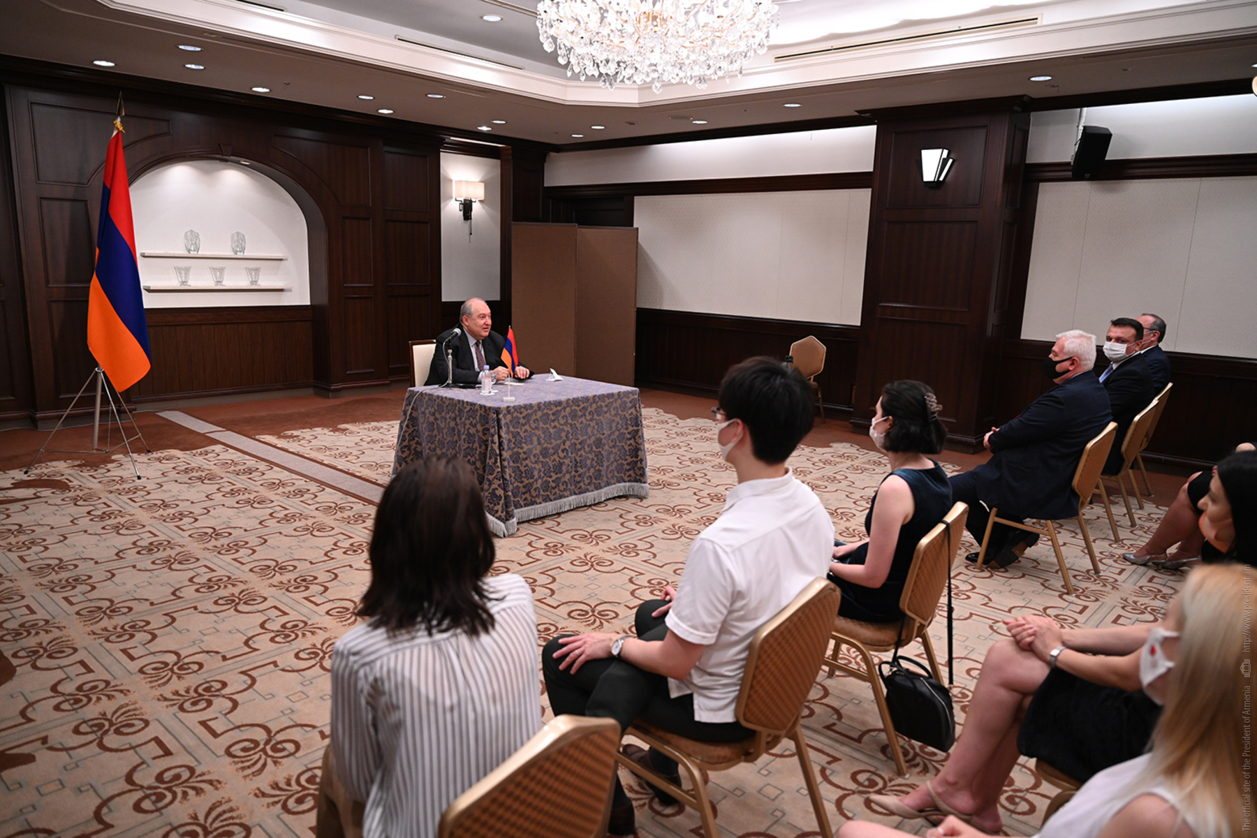 Արմեն Սարգսյանը հանդիպել է Ճապոնիայի հայ համայնքի ներկայացուցիչների հետ