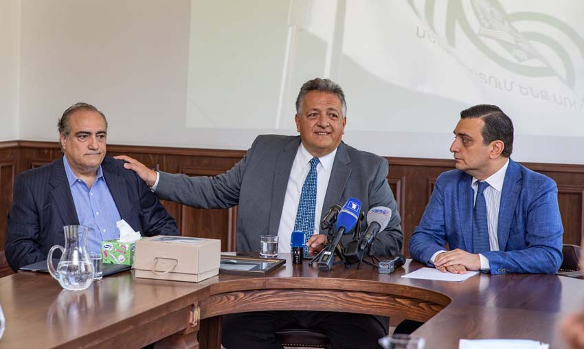 Տարբեր երկրների նախագահներ և նույնիսկ թագավորներ զանգահարում են ինձ, խնդրում «Մոդեռնա» | Աֆեյան