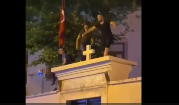 Թուրքիայում հայկական եկեղեցին պղծած քաղաքացիներին ազատ են արձակել