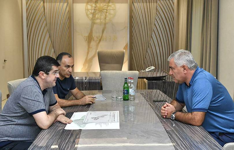 ԱՀ նախագահը Երևանում հանդիպել է Սամվել Կարապետյանին