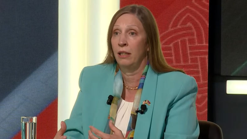 Լ․Թրեյսին հանդիպել է 2020 և 2021թթ․ գերեվարված հայ զինծառայողների ազգականներին